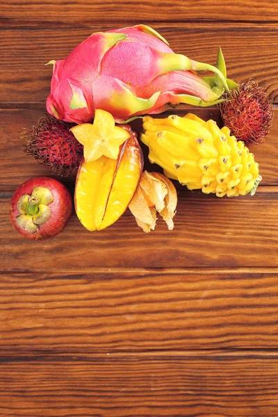 Вкусные экзотические фрукты — стоковое фото