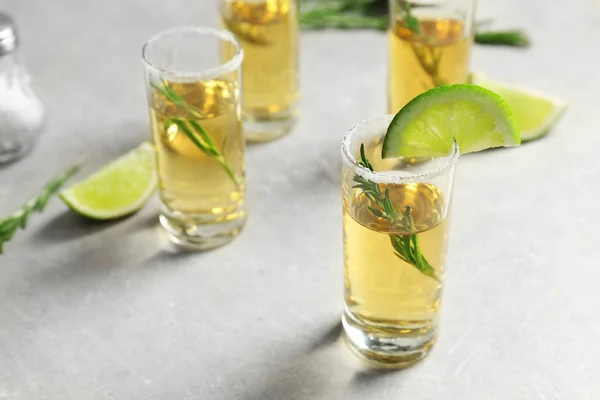 Dourado tequila tiros — Fotografia de Stock