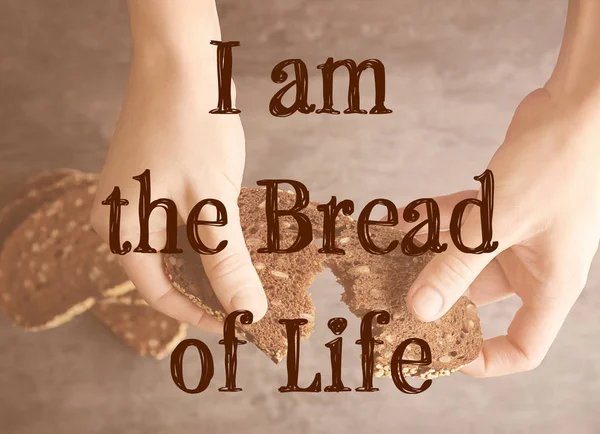 Male hands with bread — Stock Photo, Image