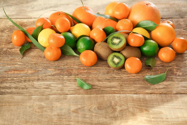 Fresh citrus fruits — Stock Photo, Image