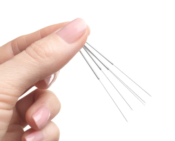 Hand met naalden voor acupunctuur — Stockfoto