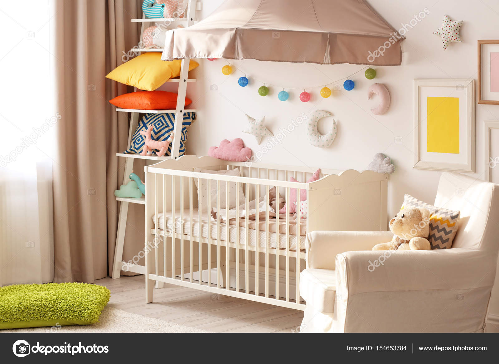 Inredning av babyrum — stockfotografi © belchonock #154653784