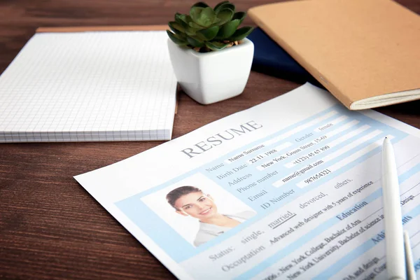 Resume form on table — Stock Photo, Image