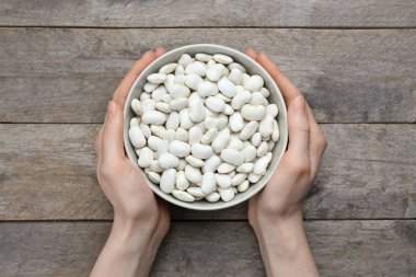 fasulye ile kase holding eller 