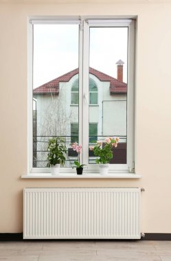 Büyük pencere evde