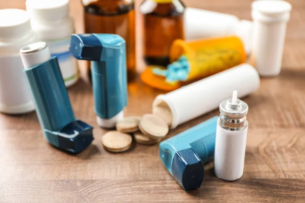 Asthma inhalers with medicines — Stock Photo, Image