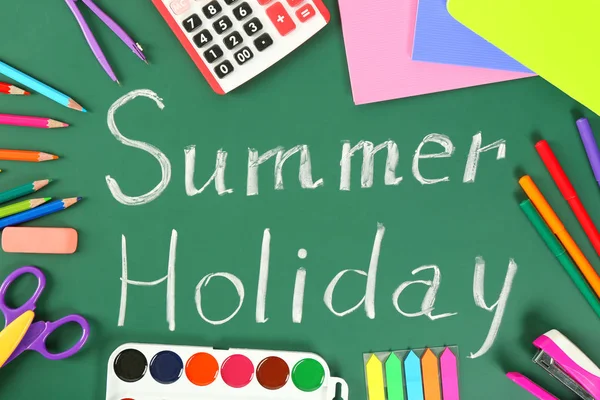 "Zomer vakantie "tekst op schoolbord — Stockfoto