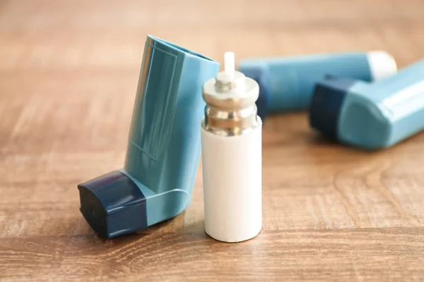 Inhalateurs d'asthme avec cartouche — Photo