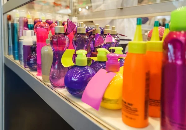 Verschillende cosmetica in winkel — Stockfoto