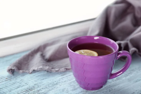 Ceramic cup of hot tasty tea — Stock Photo, Image