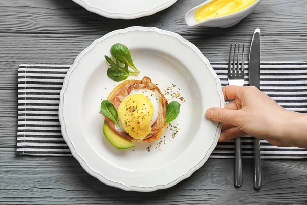 Eiersegen auf Teller — Stockfoto