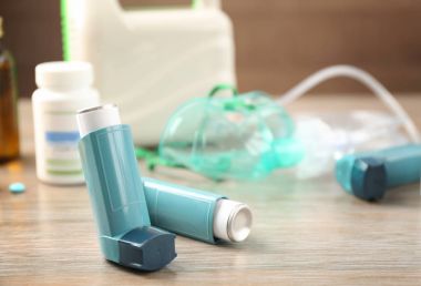 Astım inhaler, ilaçlar ve nebülizör kullanılmadan tedavi
