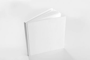 kitap boş kapak ile 