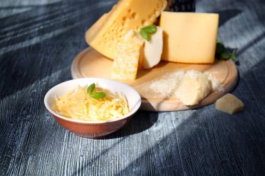 Rendelenmiş peynir kase  