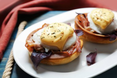 Lezzetli Yumurta Benedict 