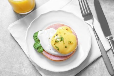 Lezzetli Yumurta Benedict