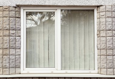 Yeni pencere ile modern bina