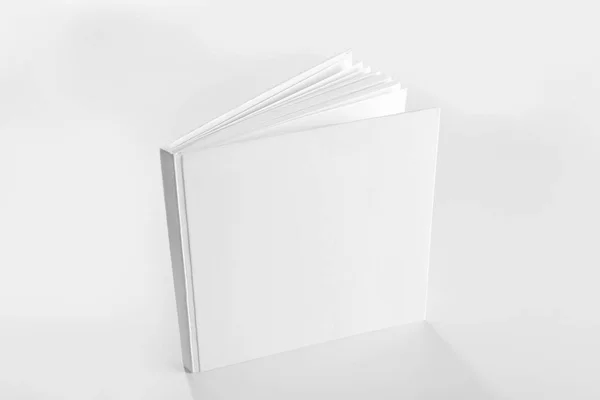 Libro con tapa en blanco — Foto de Stock