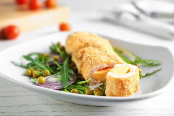 Delicious Cordon Bleu chicken — Stock Photo, Image