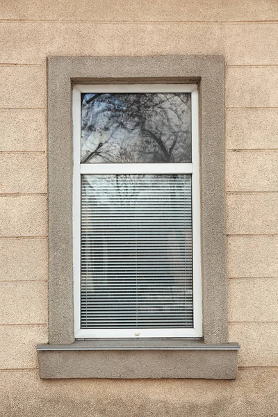 Old building with window — Stock Photo, Image