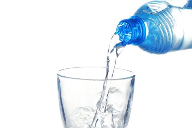 dökme plastik şişe su 