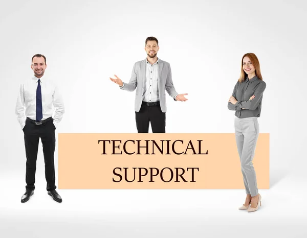 Teknisk support-konceptet. Professionell personal på vit bakgrund — Stockfoto