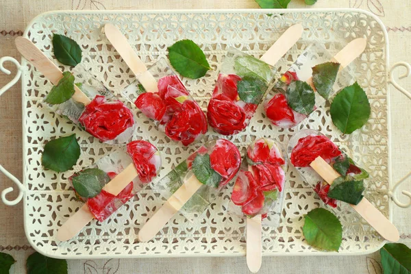 Bandeja con paletas de flores — Foto de Stock