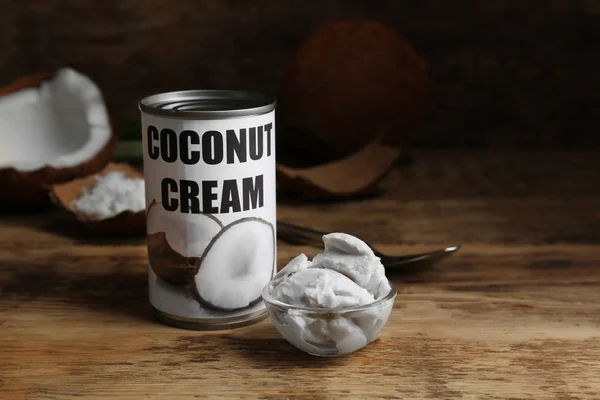 Coconut cream in bowl — Stock Photo, Image