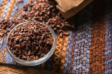 Cam kase kakao nibs ile 