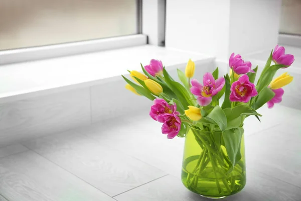 Bouquet di bellissimi tulipani — Foto Stock