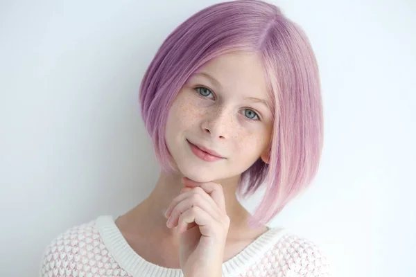 Girl with dyed hair — Stock Photo, Image