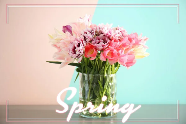Word wiosna i piękne tulipany — Zdjęcie stockowe