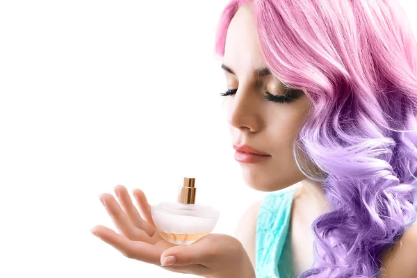 Mulher com cabelo lilás tingido — Fotografia de Stock