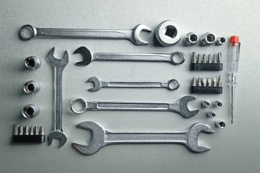 Araba tamir için bir araç üzerinde ışık arka plan ayarlama