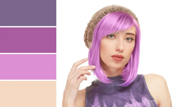 Jovem com cabelo lilás tingido — Fotografia de Stock