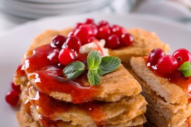 Lezzetli Hindistan cevizi krep yığını