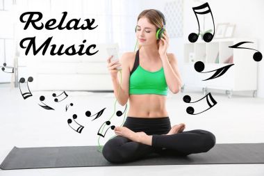 yoga pratik sırasında müzik kadın