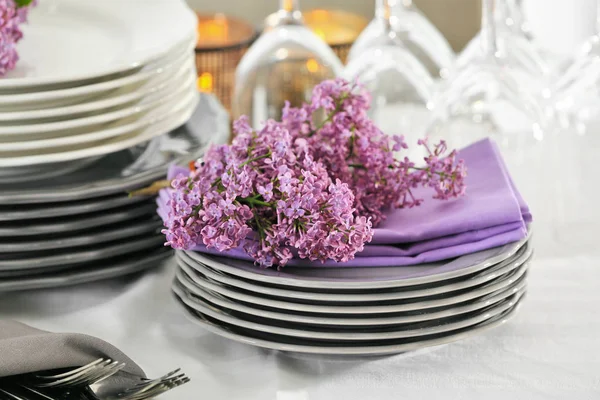 Servies en lilac blossom — Stockfoto