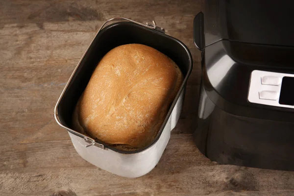 Bread machine with loaf