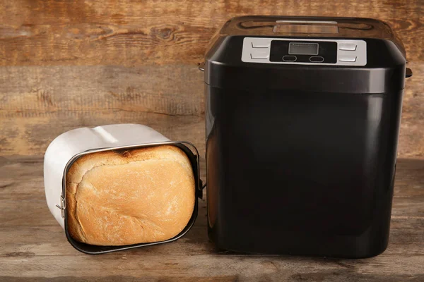 Bread machine with loaf