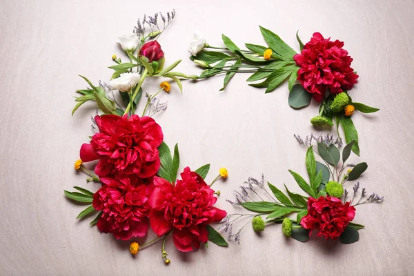 Komposition von schönen verschiedenen Blumen — Stockfoto