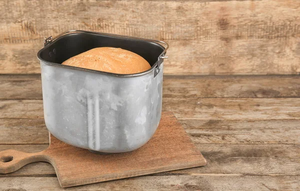 Roti panggang di mesin roti — Stok Foto
