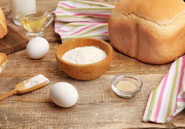 Ingredientes para preparar o pão na máquina — Fotografia de Stock
