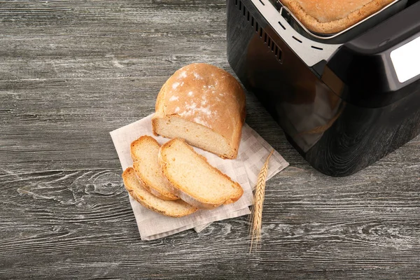 Хліб запечений у хлібній машині — стокове фото