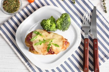 Lezzetli tavuk parmesan