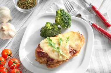 Lezzetli tavuk parmesan