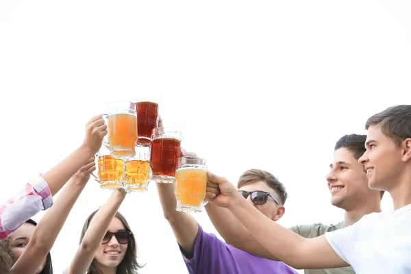 Amigos bebendo cerveja — Fotografia de Stock