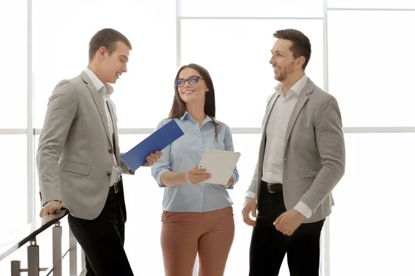 Business people talking in office building — Stock Photo, Image