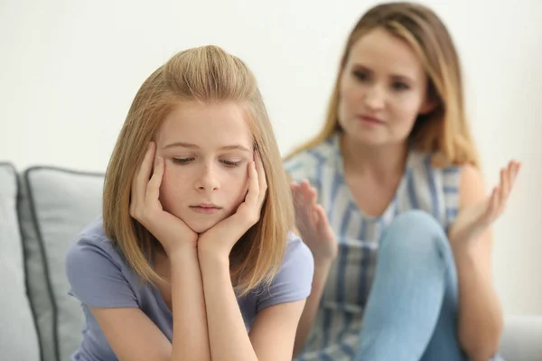 Quarrel between mother and daughter — Stock Photo, Image