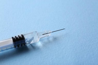 Mavi tıbbi şırınga 